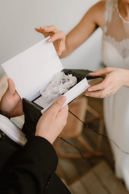 AILEEN WEDDING GARTER